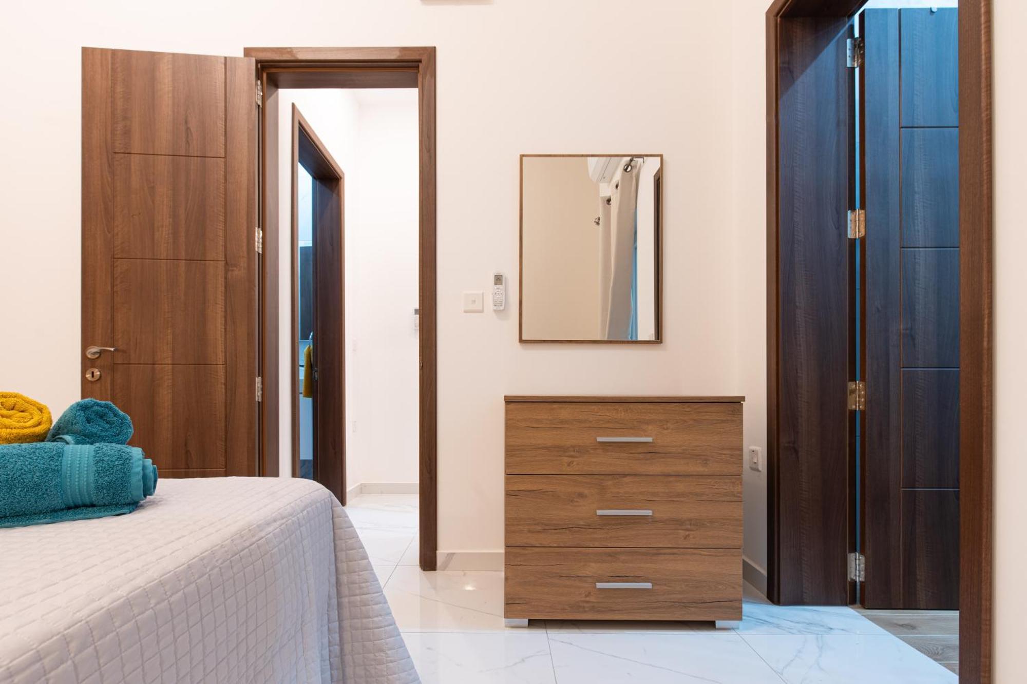 Aloha - Village Apartment 2 Bedroom In เมลลิฮา ภายนอก รูปภาพ